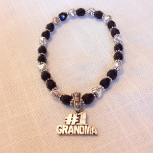 Grandma Charm Bracelet, Custom Black and Silver Beaded Bracelet, Grandmother Gift, Grandma Birthday, Baby Announcement, Pregnancy Reveal