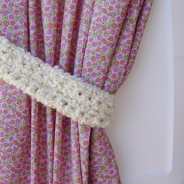 Pair of Solid Light Cream Curtain Tiebacks, Soft Thick Off White Tie Backs, Drapery Drapes Holders, Fluffy Soft Crochet Knit, Nursery Decor, Baby's Room, Ready to Ship in 3 Days