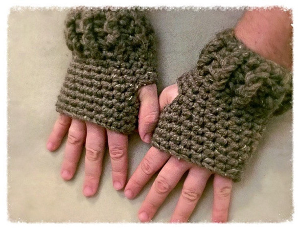 Mens size fingerless gloves one size