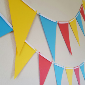 Paper Bunting, Paper Flags, Circus Bunting, Circus Flags, Carnival Flags, Photo Shoot Prop, Birthday Photo Backdrop, Circus Decorations