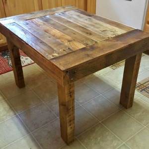 Rustic Handmade Reclaimed Pallet Wood Coffee Occasional Table