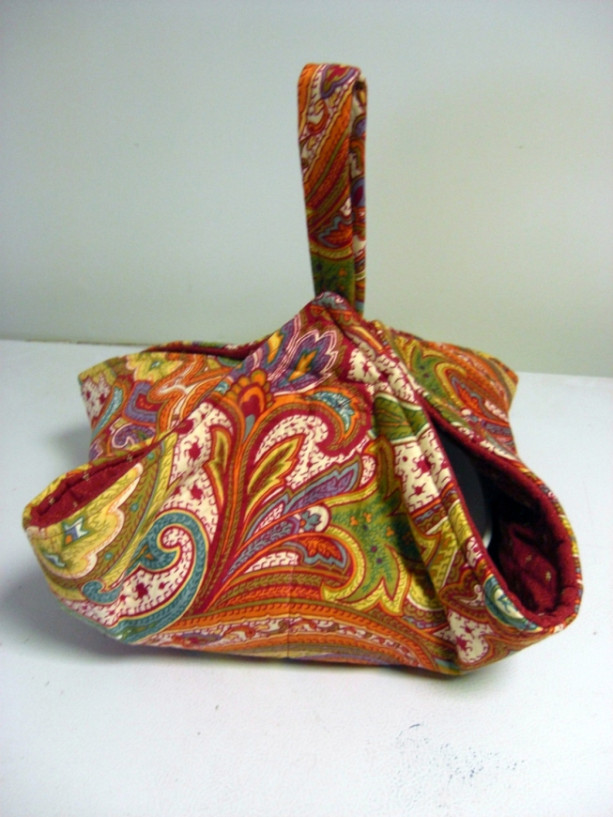 Red Paisley Casserole Carrier Tote