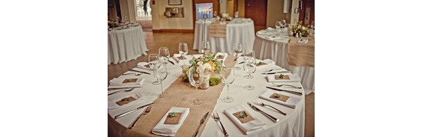 90 X 15 Inch Burlap Table Runners, Using A Runners On Round Tables