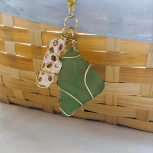 Green sea glass necklace with coral, green necklace, seashell necklace, coral necklace, sea glass jewelry, green sea glass, charm necklace