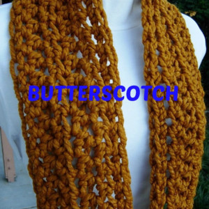 Small INFINITY SCARF, Skinny Loop Scarf, Little Winter Cowl, Off White Wheat Soft Narrow Wool Blend Crochet Knit..Ready to Ship in 2 Days