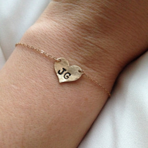 gold heart bracelet, 14k gold heart bracelet, small heart bracelet, friendship bracelet, hand stamped heart bracelet, per