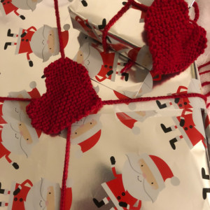 5 Hand knit Red hearts 