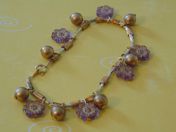 Golden Snake Chain Purple Flower Czech Beads Golden Round Bead Bracelet is adjustable