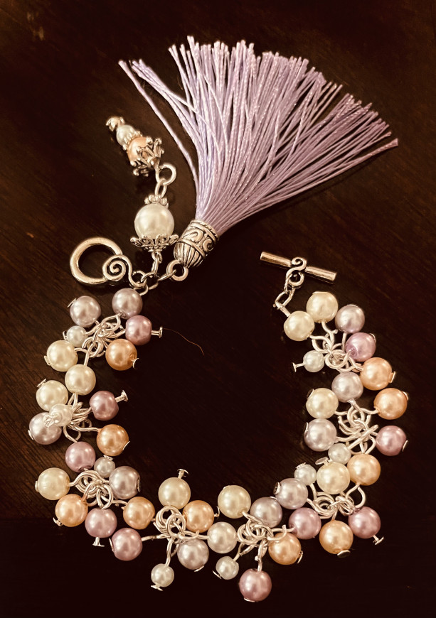 “Grateful” Pearls Cluster Tassel Charm Bracelet 