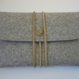 Gray wool felt Kindle Paperwhite case with natural leather strap