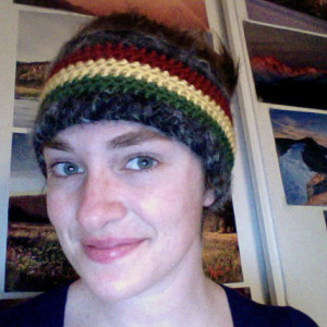 Crochet headband with rasta stripes and a super soft black border