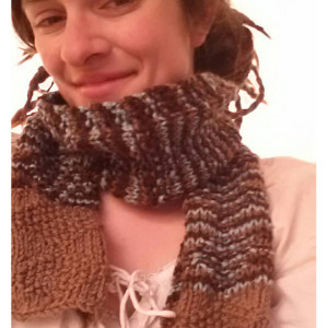 Brown & blue diamond pattern knit scarf