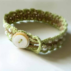 Pearls and Green Crocheted Cotton Bracelet