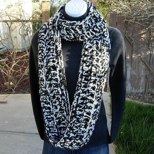 INFINITY SCARF Loop Cowl, Black & White Extra Thick Bulky Long Warm Soft Crochet Knit Winter Circle, Neck Warmer..Ready to Ship in 3 Days