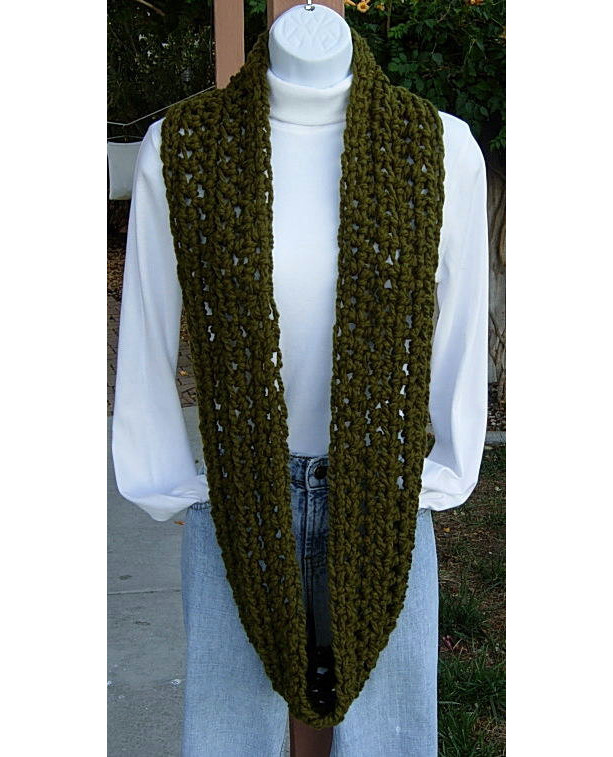 Circle Winter Crochet Knit INFINITY LOOP SCARF Dark Olive Military Green Cowl 