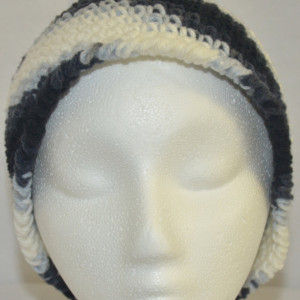 Handmade Black and White Swirl Crochet Beanie , Men / Women / Teens / Tweens Beanie , Black Beanie , White Beanie , Winter Wear   b115