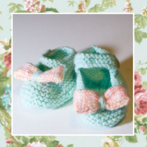 BUTTONS 'n' BOWS - Hand Knitted Booties in Aqua and Peach