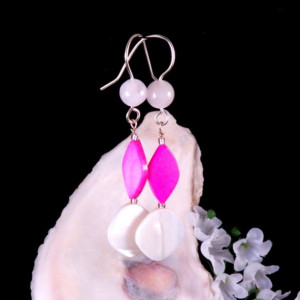 Pink White Mother of Pearl Shell Glass Beads Earrings Dangling Handmade Costume Jewelry Made in Montana Free Shipping to USA Gift Box