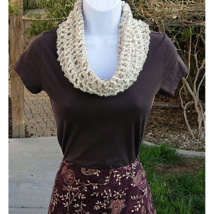SUMMER COWL SCARF Off White, Cream, Beige, Gray Grey, Small Short Infinity Loop, Crochet Knit Necklace, Neck Warmer..Ready to Ship in 2 Days