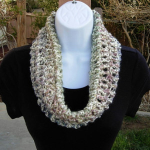 SUMMER COWL SCARF, Off White Purple Blue Pink Cream, Small Short Infinity Circle Loop, Soft Acrylic Crochet Knit Necklace, Ready to Ship in 2 Days