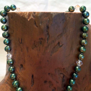Premium Handknotted Green Pearl and Crystal Necklace
