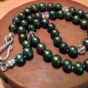Premium Handknotted Green Pearl and Crystal Necklace