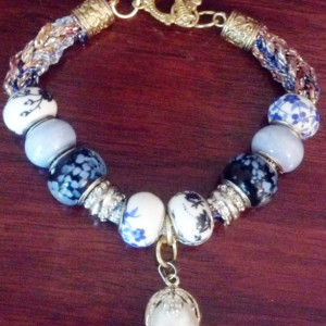 White pearl drop, charm bracelet, knitted bracelet, handmade jewelry, fashion jewelry, unique gift, pearl bracelet