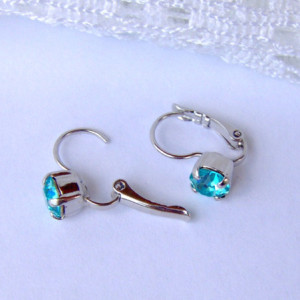 Blue rhinestone earrings / blue topaz / 6mm / Swarovski earrings / leverback