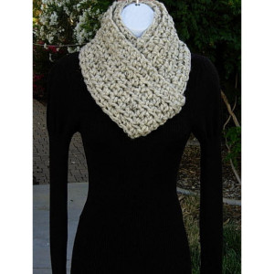 INFINITY SCARF Loop Cowl Oatmeal Beige Light Brown Tweed, Color Options, Crochet Knit, Thick Soft Wool Blend Winter Circle Wrap..Ready to Ship in 3 Days