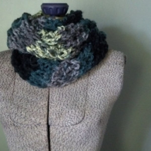 Gray Ombre Infinity Scarf, Chunky Knit Circle Scarf, Fashion Scarf, Knit Loop Scarf, Winter Scarf
