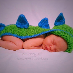 crochet dinosaur hat / handmade / bow / spikes / crocheted / photo prop