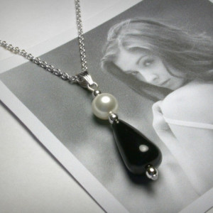Black Onyx Necklace, Black Onyx Pendant, Black and White Necklace, Sterling Silver Necklace, Pearl Necklace, Pearl Pendant, Black Jewelry