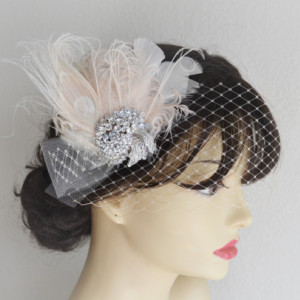 READY TO SHIP, Champagne Feather Fascinator, mini champagne veil, birdcage veil, Peacock feather, Bridal headpiece,Bridal hair clip and veil