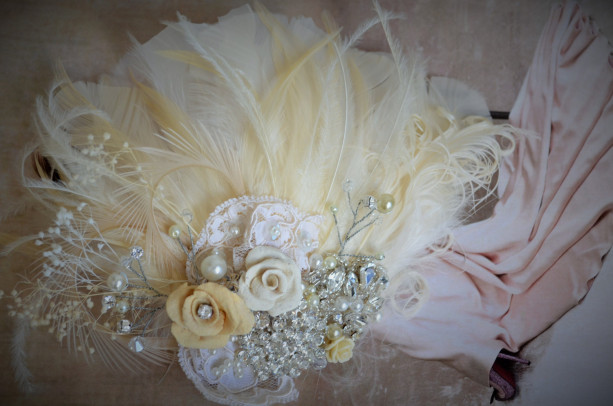 READY TO SHIP, Champagne and Ivory Fascinator, Champagne & Ivory feather hair clip, Flower, rhinestone, pearls, Lace, One of a Kind, bridal