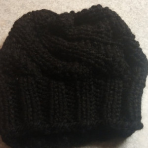 ONLY ONE Womans Knit Slouchy Hat in Black