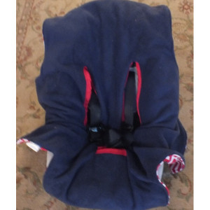 Car Seat and Stroller Blanket: Wraps Under Baby and Won't Fall Off