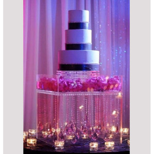 Acrylic/Lucite Cake Stand (Wedding Acrylic Furniture)