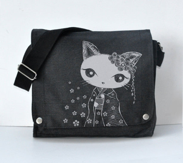 kimono kitty Messenger bag