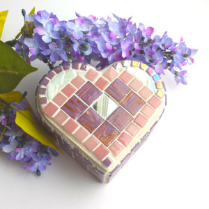 Keepsake Jewelry Box. Heart Shaped Mosaic Art in Pink and Purple glass tiles. Anniversary, Mothers Day or Lover Gift Idea.