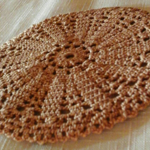 Small Petal Doily in Russet.