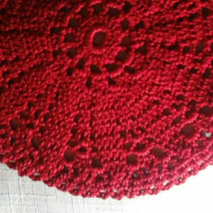 Small Petal Doily in Red.