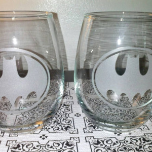 Custom Batman Sandblasted Wine Glass -  Etched Glass - Tumblers-  Wine Glass - Batman Bar Glass - Gift for him - Gift for her