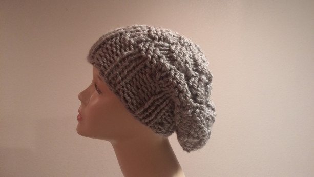 ONLY ONE Knit Slouchy Hat in Gray