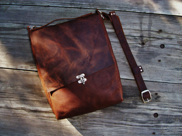 Large Leather Cross Body Bag Hand Stitched. Leather Messenger Satchel Bag  Bret Cali Bag