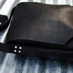 Black Possibles Bag Handmade Rustic Leather Cross Body Hand Stitched Leather Messenger Bag Leather Satchel Bret Cali Bag Shoulder Bag
