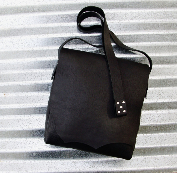 Black Possibles Bag Handmade Rustic Leather Cross Body Hand Stitched Leather Messenger Bag Leather Satchel Bret Cali Bag Shoulder Bag