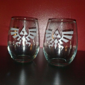 Zelda Triforce Wine Glass Set - Large Stemless 21 oz wine glasses - Wine lovers - Zelda - Nintendo Novelty