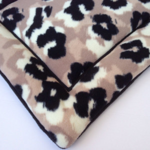 Black and Tan Floral Fleece Dog Cat Bed Pad Cat Mat