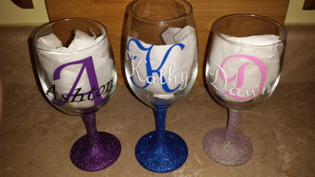 Personalized Glitter and Bling Stem V Style Wine Glasses