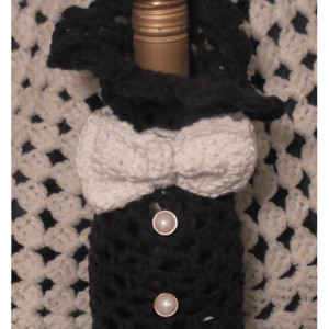 Tuxedo Wine Tote Bag with Bow Tie, Wine Tote Bag, Crocheted Gift Bag, Anniversary Gift, Housewarming Gift